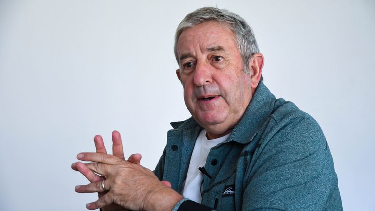 Julio Cobos apoyó a un candidato a gobernador y criticó un proyecto de un legislador de Alfredo Cornejo.&nbsp;