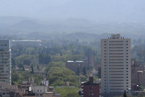 Alerta por Zonda en Mendoza: cómo seguirá el tiempo en el fin de semana largo. Alerta por Zonda en Mendoza: cómo seguirá el tiempo en el fin de semana largo.