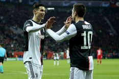 ¡festejo y algo mas!: el beso accidental de paulo dybala y cristiano ronaldo