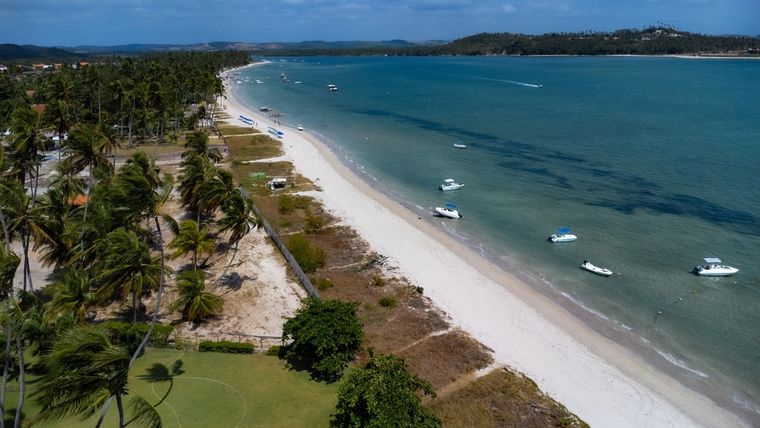 Brasil tiene un destino con aguas cristalinas para descansar en marzo. Foto: Shutterstock