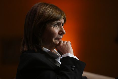 Bullrich parece empezar a desmarcarse o, por lo menos, dejar en claro que no es como otros legisladores de su propio espacio que defienden todo a capa y espada. Bullrich parece empezar a desmarcarse o, por lo menos, dejar en claro que no es como otros legisladores de su propio espacio que defienden todo a capa y espada.