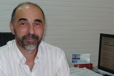 el decano abandonara la facultad luego de tres dias atrincherado