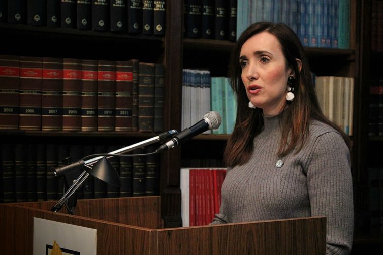 Victoria Villarruel arremetió contra Axel Kicillof. Foto: Colegio de Abogados de la Capital Federal
