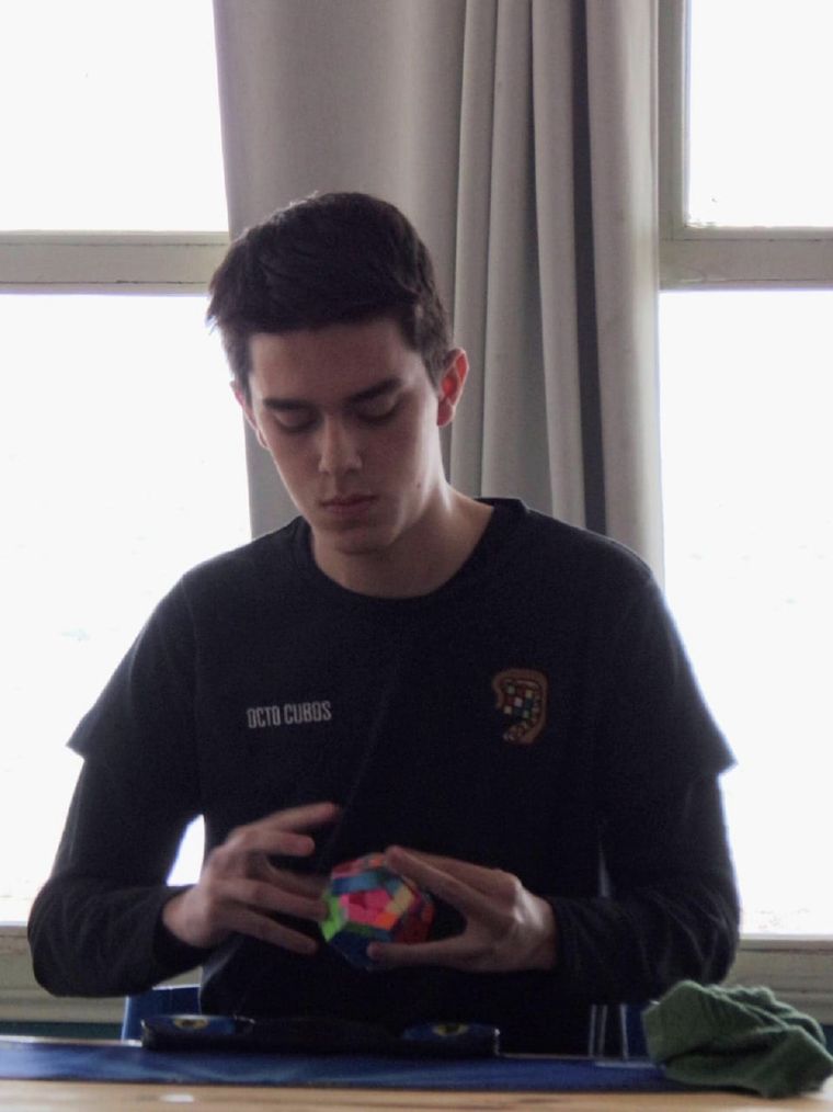 Martín se quedó el pasado sábado con el récord mundial de la categoría Megaminx