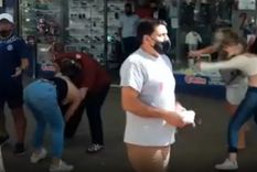 video: asi fue la batalla campal de mujeres en calle las heras