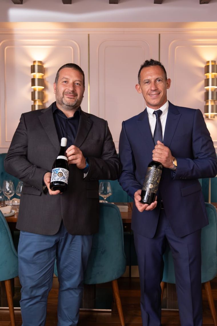 Federico Isgró, enólogo de Cittanina, y Andrés Gandolfo. Federico Isgró, enólogo de Cittanina, y Andrés Gandolfo.