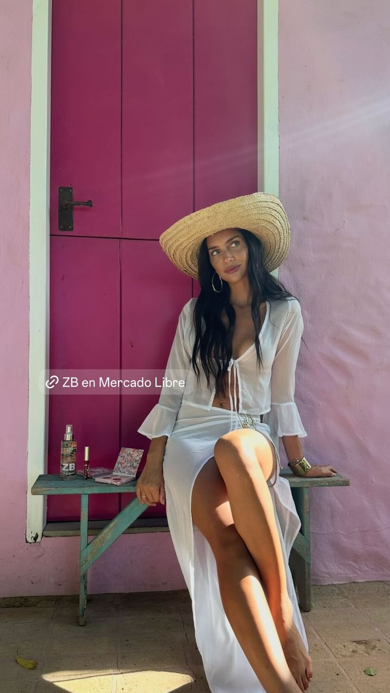 Capelina XL: el accesorio que elevó el estilismo de Zaira Nara.