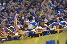 Los fanáticos apuntaron contra Merlos. Foto: Télam