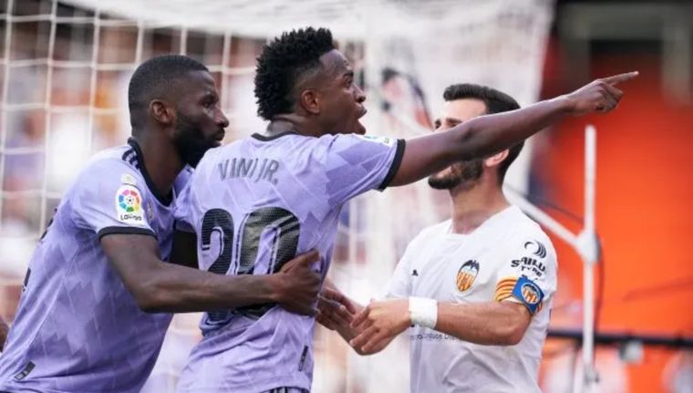 Vinícius, el Valencia y una polémica que no cesó. Foto: Diario Santa Fé