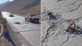 Bache en la ruta 7 a la altura del arroyo Los Puquios. Bache en la ruta 7 a la altura del arroyo Los Puquios.