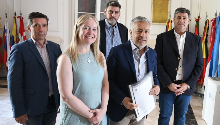 Alfredo Cornejo en la presentación de la nueva ley de ministerios Foto: Alf Ponce Mercado/MDZ