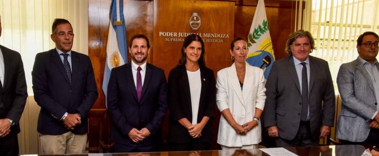 Consejo de la Magistratura de Mendoza Los integrantes del Consejo de la Magistratura de Mendoza y su presidenta, Teresa Day. Foto: Twitter Consejo de la Magistratura