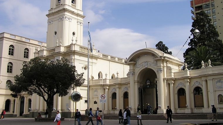El aumento de casos trae nuevas medidas restrictivas en varias provincias argentinas.