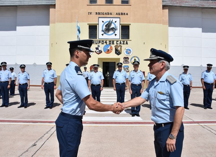 Ocho aviadores militares obtuvieron su especialidad de “Piloto de Caza-Bombardero” en una ceremonia realizada en la IV Brigada Aérea, en Mendoza. Foto: Foto: IV Brigada Aérea