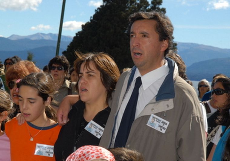 Germán Fuentealba, hermano Carlos Fuentealba el docente asesinado en Neuquén, durante la marcha. Foto: na