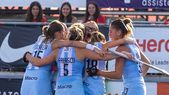Luego de brillar en el mundial juvenil, la mendocina Mili Alastra sumó sus primeros minutos en la Pro League con Las Leonas. Luego de brillar en el mundial juvenil, la mendocina Mili Alastra sumó sus primeros minutos en la Pro League con Las Leonas.