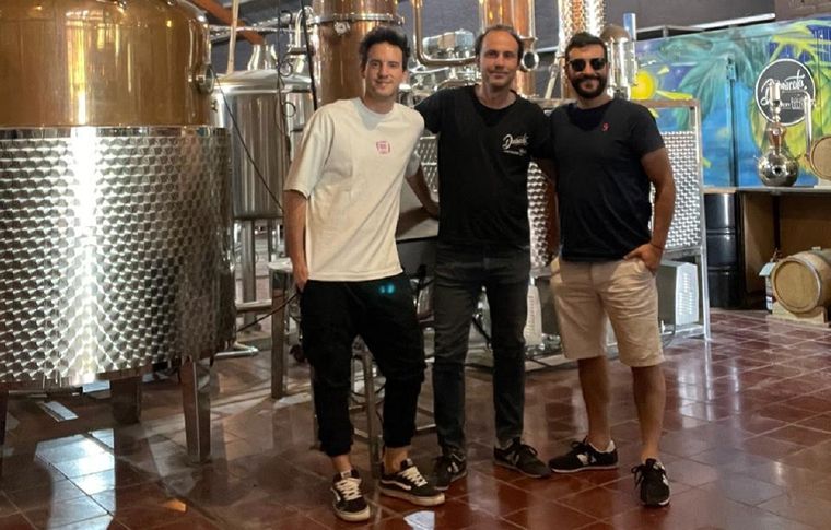 Los hermanos Daniel, Noel y Diego Casado son los autores del gin mendocino que quedó entre los mejores del mundo.