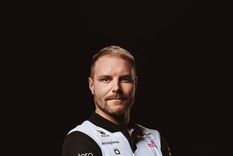 El finlandés se prepara para subirse al nuevo C42. Foto: Alfa Romeo F1 Team ORLEN