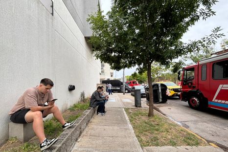 El Banco Ciudad anunció una prórroga de 90 días para el pago de cuotas de créditos hipotecarios destinada a vecinos de la zona 2 del complejo habitacional Estación Buenos Aires. El Banco Ciudad anunció una prórroga de 90 días para el pago de cuotas de créditos hipotecarios destinada a vecinos de la zona 2 del complejo habitacional Estación Buenos Aires.