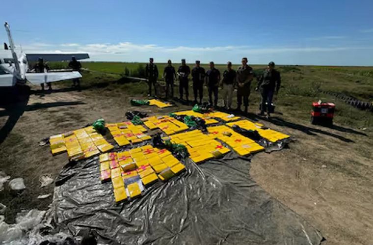 Un piloto de nacionalidad peruana, perteneciente a una organización trasnacional que hacía vuelos con drogas, fue detenido por Gendarmería Nacional