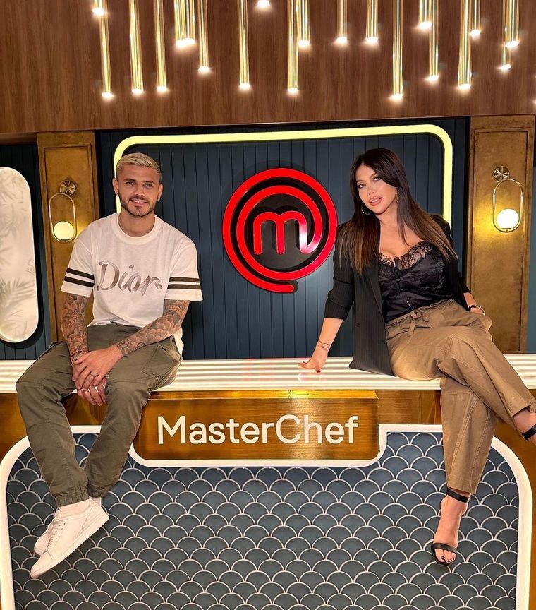 Los medios y fans están atentos al futuro de Wanda Nara en Telefe y qué pasará finalmente con su regreso a MasterChef. Los medios y fans están atentos al futuro de Wanda Nara en Telefe y qué pasará finalmente con su regreso a MasterChef. 