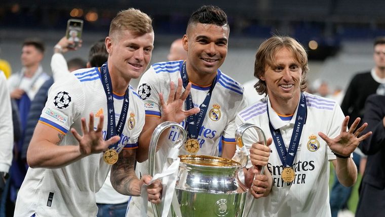 Casemiro se va al Manchester United por 60 millones de euros y se desarma este tridente multicampeón que formó con Kroos y Modric.