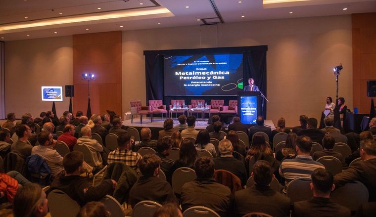 El foro de petróleo planteó los desafíos, fortalezas y debilidades de la industria Foto: Twitter Rodolfo Suarez