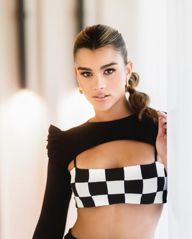 Clarissa Molina marca tendencia con sus diversos looks Foto: Instagram/Clarissa Molina