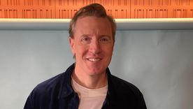 Patrick Charnley despertó de un coma con una lesión cerebral que cambió su perspectiva de la vida.