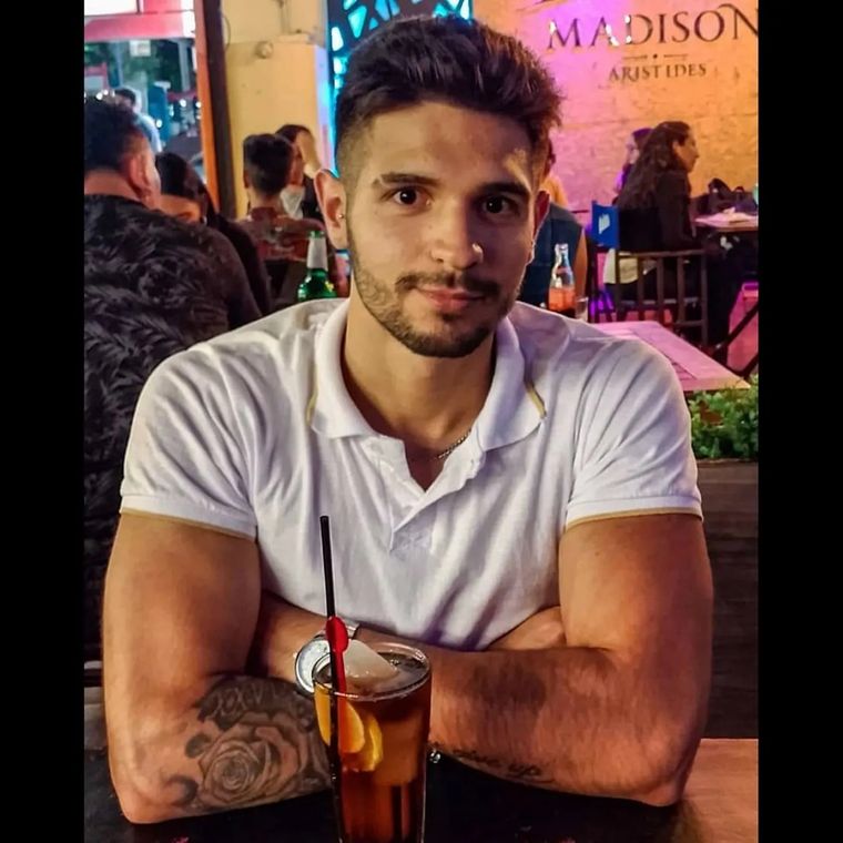 El joven mendocino está arrestado en una cárcel de San Salvador. Foto: (Foto: Facebook / Alejo Arias)