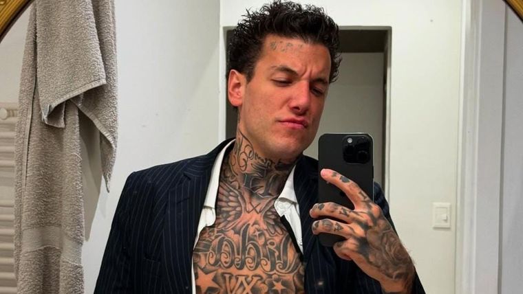 Sorpresa total en las redes: Alex decidió dar un paso atrás con sus marcas de tinta permanentes. Sorpresa total en las redes: Alex decidió dar un paso atrás con sus marcas de tinta permanentes.