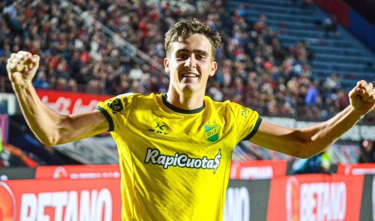 Ezequiel Cannavo, lateral derecho procedente del Halcón de Varela, reforzará a la Academia. Ezequiel Cannavo, lateral derecho procedente del Halcón de Varela, reforzará a la Academia.