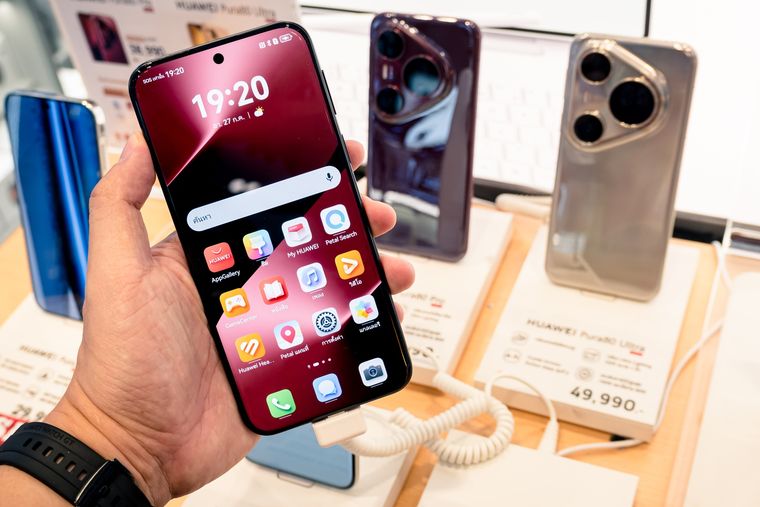 Lo premium está en cámara y carga: pantalla 6,8