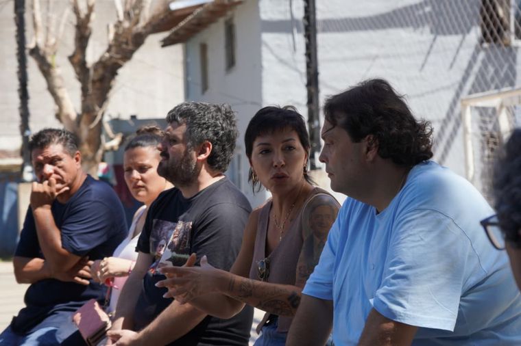 Mayra Mendoza y Tignanelli en Tres de Febrero.