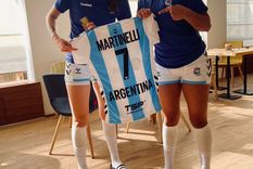 Carrizo y Olivares con la 7 en homenaje a Martinelli