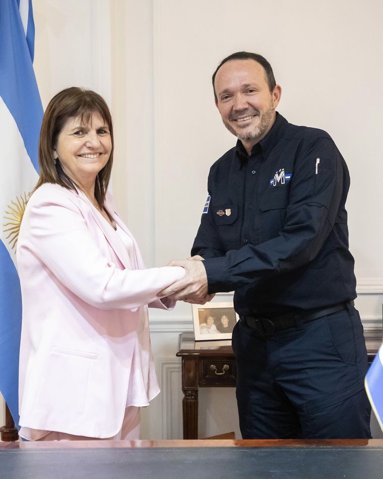 Bullrich destacó su reunión con Gustavo Villatoro, ministro de Justicia y Seguridad de El Salvador Foto: X Patricia Bullrich