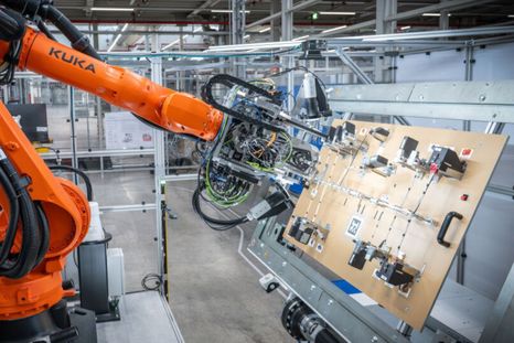 Audi transforma sus plantas en fábricas inteligentes con inteligencia artificial Audi transforma sus plantas en fábricas inteligentes con inteligencia artificial