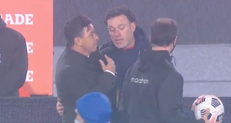 Gallardo y Milito se cruzaron en 2021. Foto: Captura