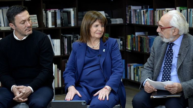 Patricia Bullrich presentó a Santiago Kovadloff como asesor de política social. Foto: Prensa Bullrich