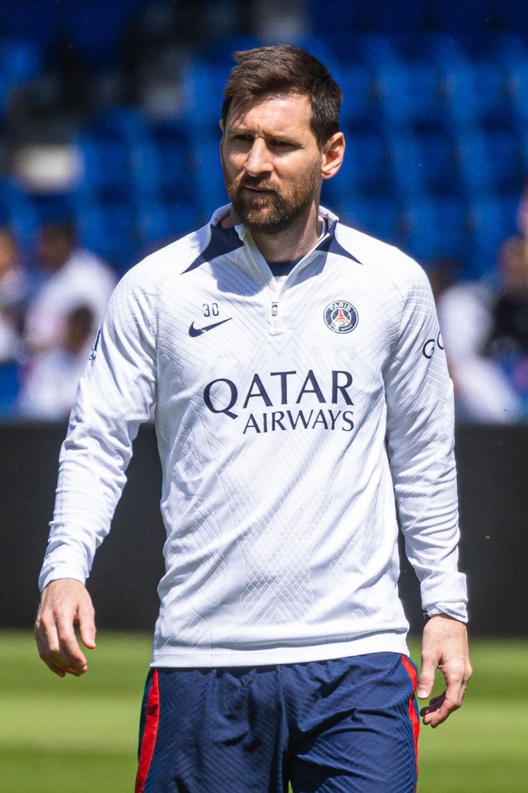 Messi en el entrenamiento abierto del PSG Foto: EFE