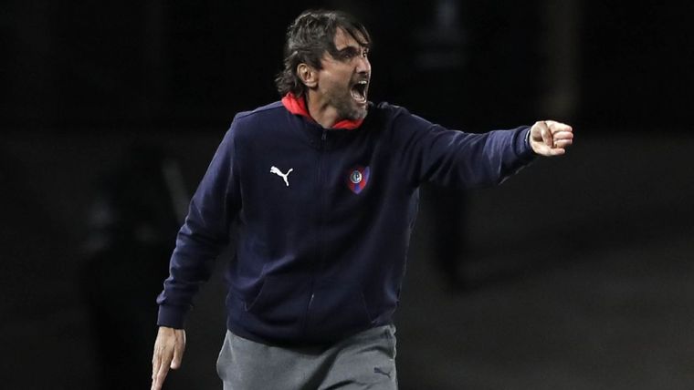 Diego Martínez dejó de ser DT de Cerro Porteño.