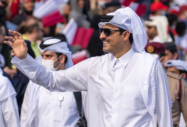 El emir de Qatar tiene uno de los yates más caros del mundo. Foto: Instagram @tamim