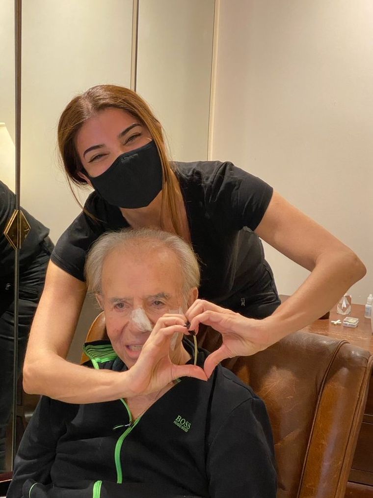 Menem tenía neumonía y fue dado de alta, pero ha debido ser nuevamente internado.