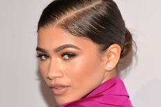 Zendaya se convierte en nuestra musa de la tendencia del año: los trajes rosa Foto: Teen Vogue