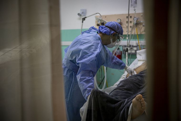 Un infectólogo alertó que los aumentos de casos se dan por la variante delta. Foto: Agencia Télam