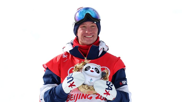 Alex Ferreira en el podio de los Juegos Olímpicos. Foto: olympics.com