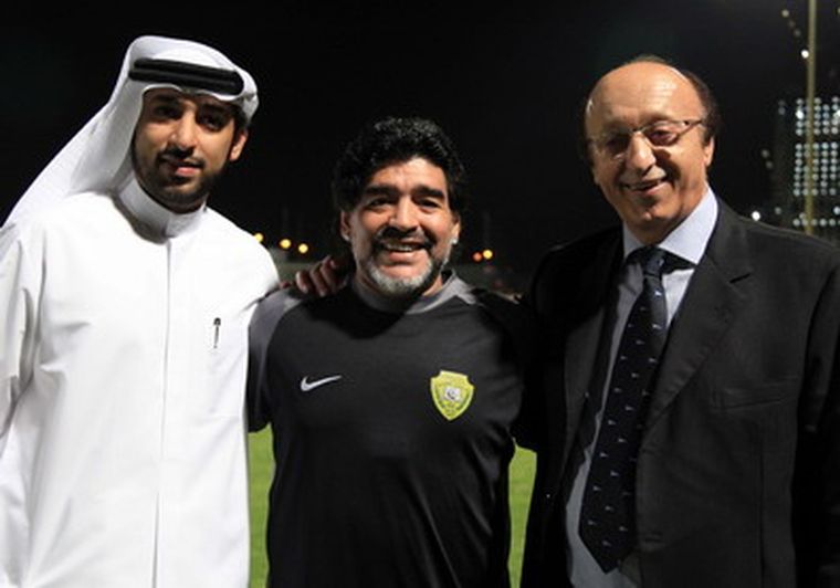 Maradona no entiende la decisión de los dirigentes. Foto: Al Wasl