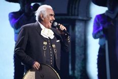 Vicente Fernandez en 2019 durante una actuación en la ceremonia de los Premios Grammy. Foto: RICH FURY/GETTY IMAGES