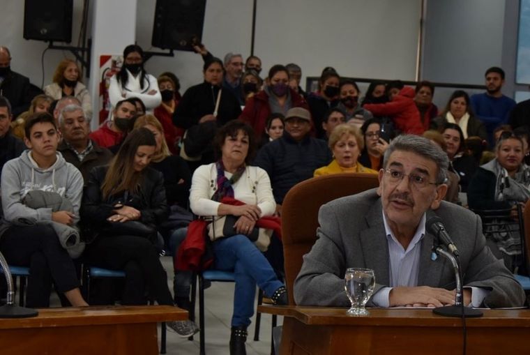 Ricardo Mansur en su primera sesión como concejal. Foto: Facebook