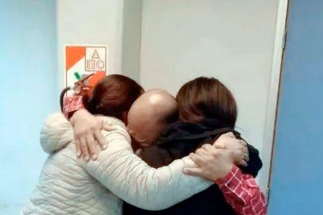 El reencuentro de la familia Cuellar, tras dar conocimiento de la falsa denuncia y las irregularidades de la justicia a causa de una pericia omitida. El reencuentro de la familia Cuellar, tras dar conocimiento de la falsa denuncia y las irregularidades de la justicia a causa de una pericia omitida.